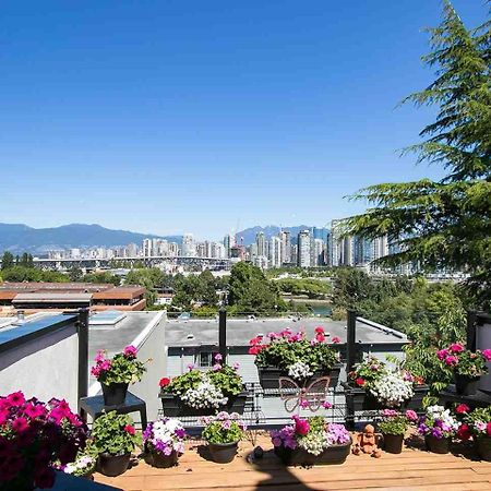 Billion Dollar Views In A Beautiful Fairview Slopes Heritage House Vancouver Exterior foto