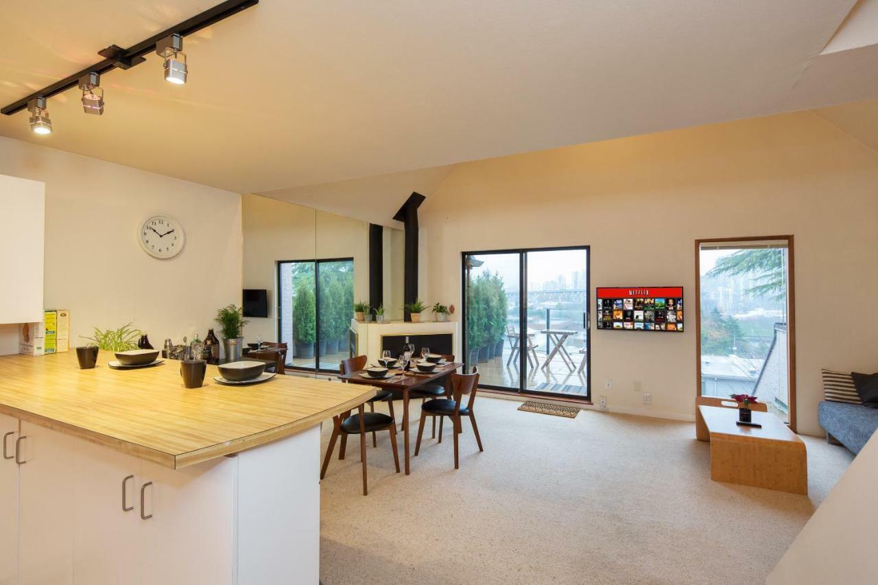 Billion Dollar Views In A Beautiful Fairview Slopes Heritage House Vancouver Exterior foto