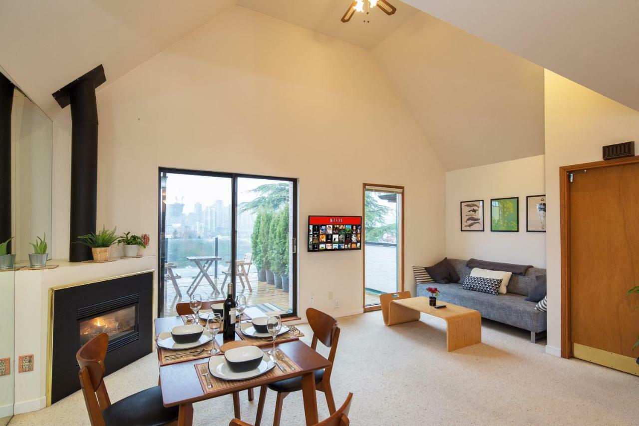 Billion Dollar Views In A Beautiful Fairview Slopes Heritage House Vancouver Exterior foto